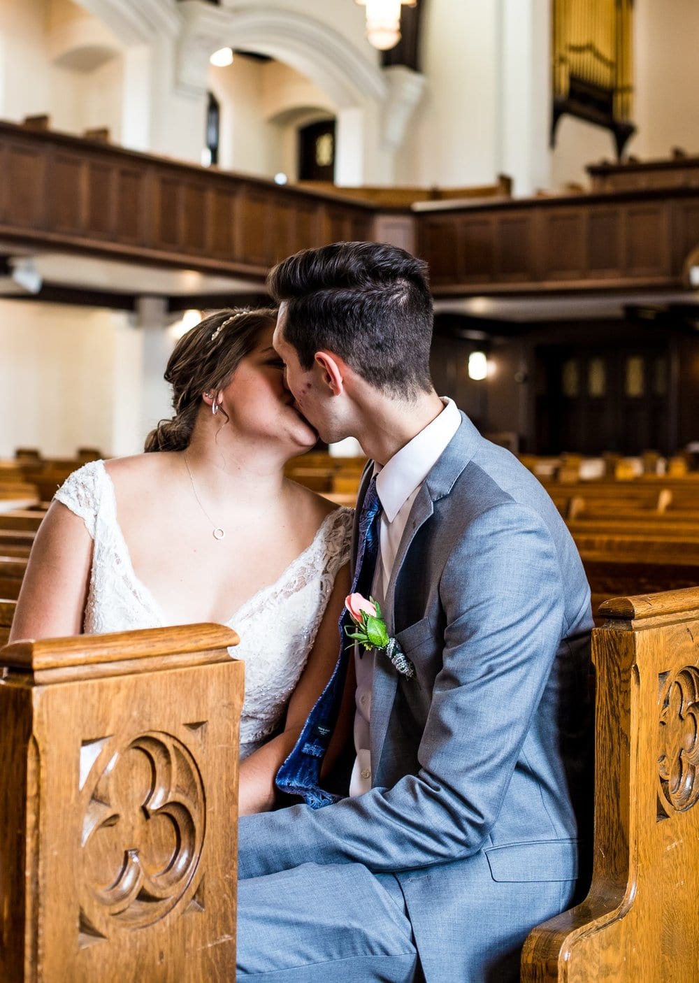 Muncie-Indiana-Wedding-Photographer-First-Baptist-Church